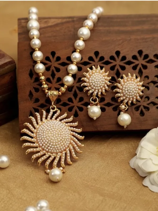 Gold_White_Pearl_Sunburst_Necklace_Set_For_Women