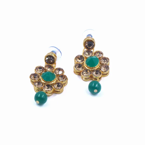 Gold_Green_Stone_Floral_Pendant_Jewellery_Set_For_Women