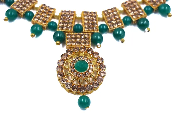 Gold_Green_Stone_Floral_Pendant_Jewellery_Set_For_Women