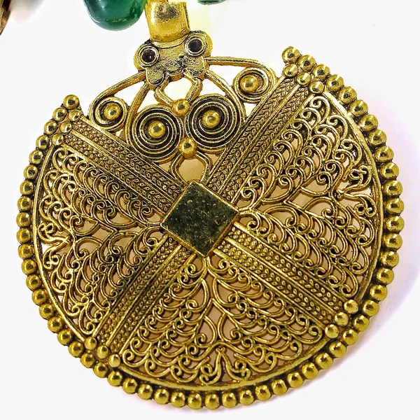 Green_Gold_Tone_Beaded_Antique_Necklace_Set_For_Women