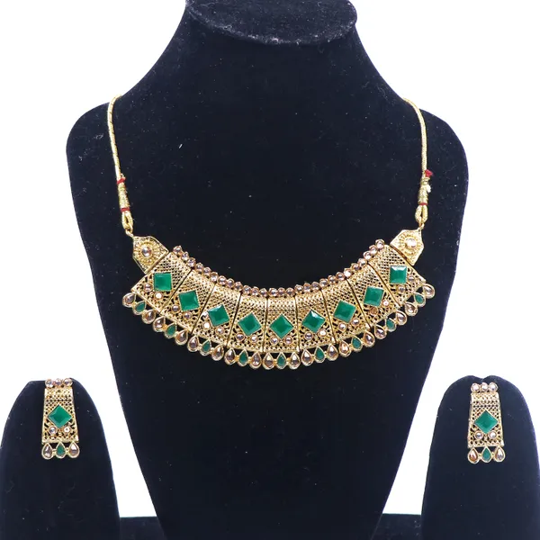 Gold_Green_Stone_Geometric_Necklace_Set_For_Women