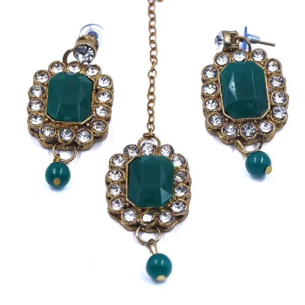 Green_Gold_Tone_Stone_Studded_Layered_Necklace_Set_For_Women
