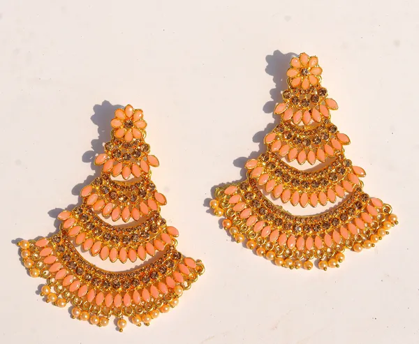 Peach_Gold_Tone_Layered_Necklace_Earrings_And_Maang_Tikka_Set_For_Women