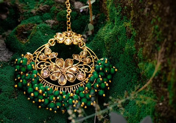 Green_Gold_Brass_Gold_Plated_Ethnic_Maang_Tikka_Jewellery_Set_For_Women