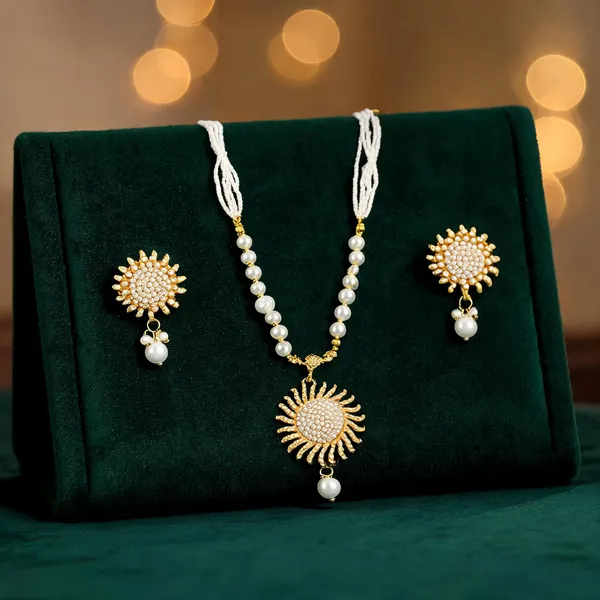 Gold_White_Pearl_Sunburst_Necklace_Set_For_Women