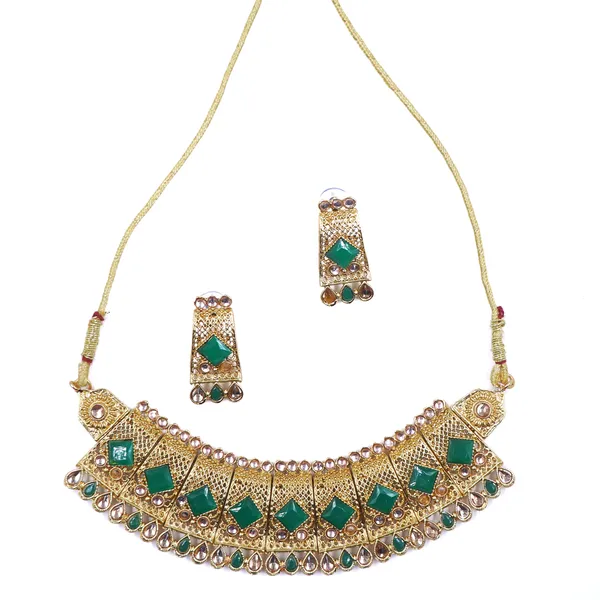 Gold_Green_Stone_Geometric_Necklace_Set_For_Women