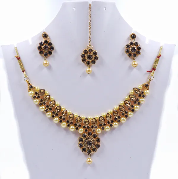 Gold_Tone_Black_Stone_Pearl_Drop_Necklace_Set_For_Women