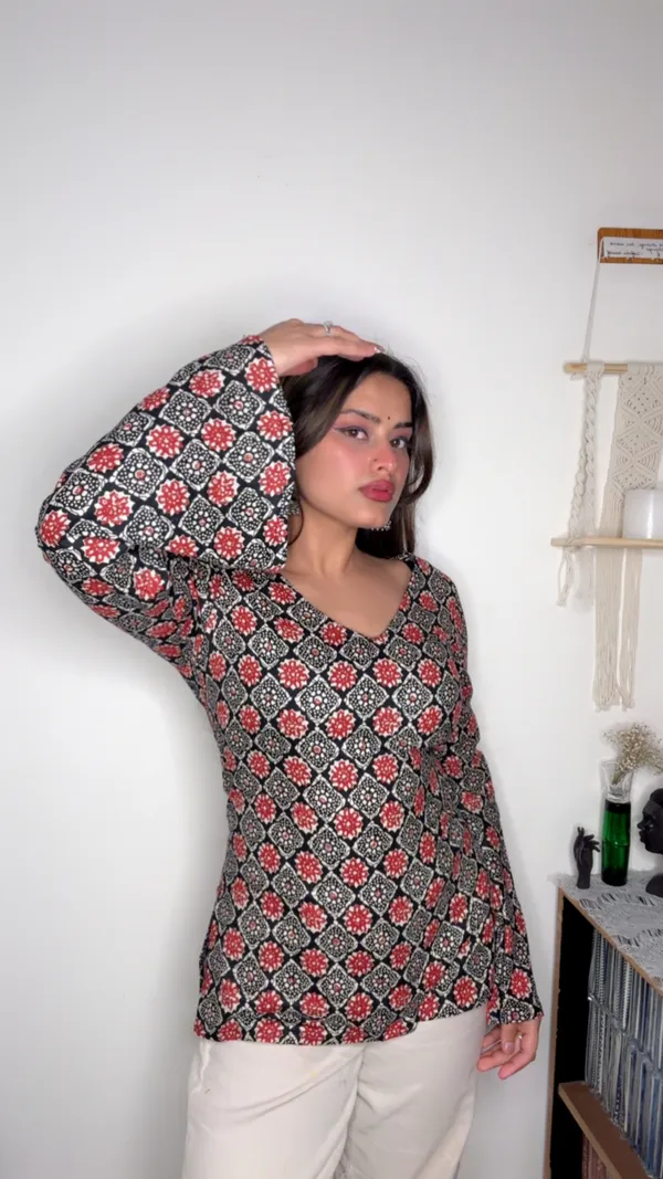 Adaa_Black_Square_Corset_Kurti