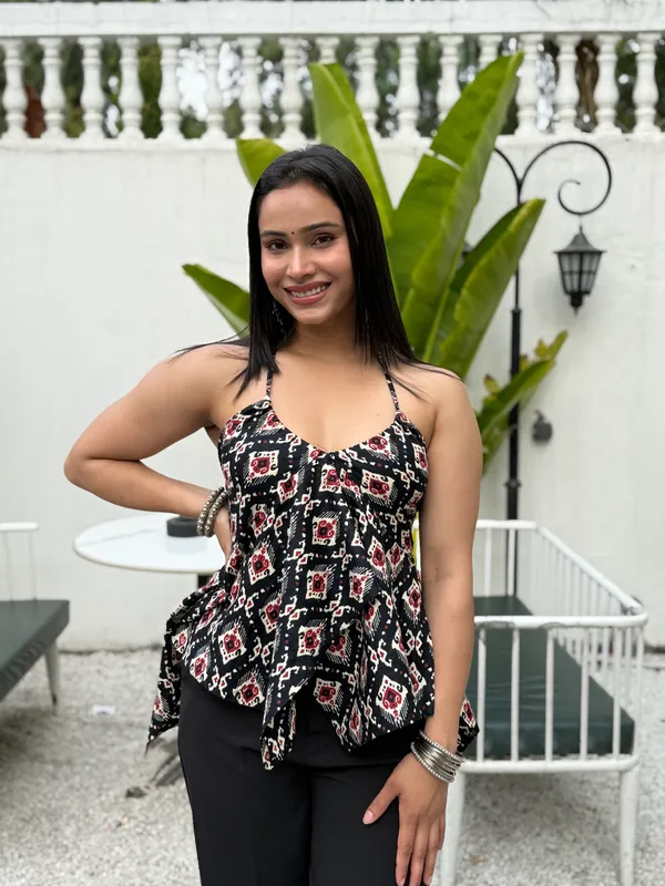 Eiara_Black_Mor_Pankh_Noodle_Strap_Top