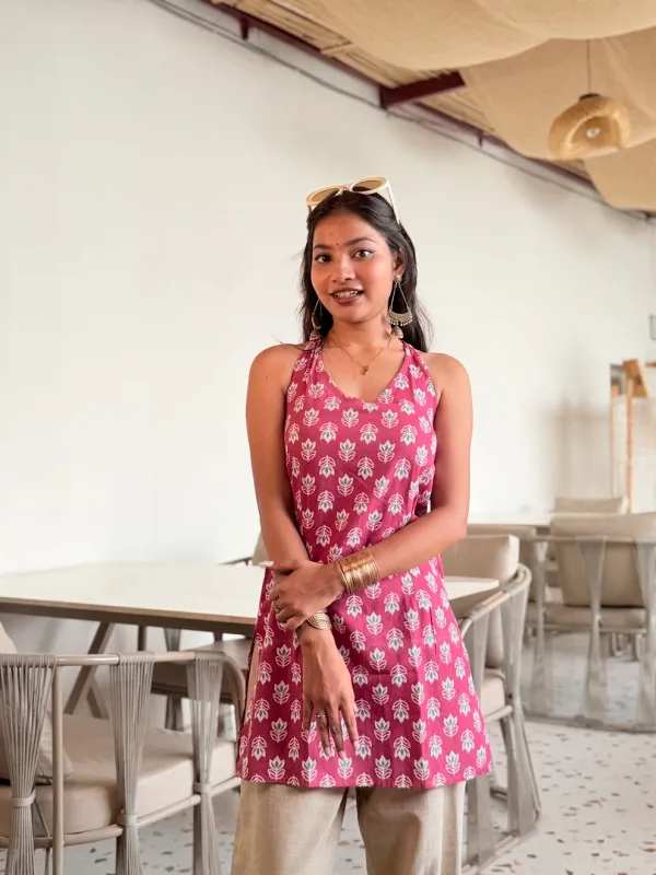 Naira_Pink_Traditional_Buti_Long_Kurti