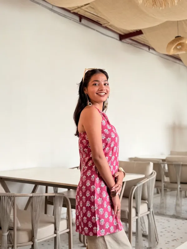 Naira_Pink_Traditional_Buti_Long_Kurti