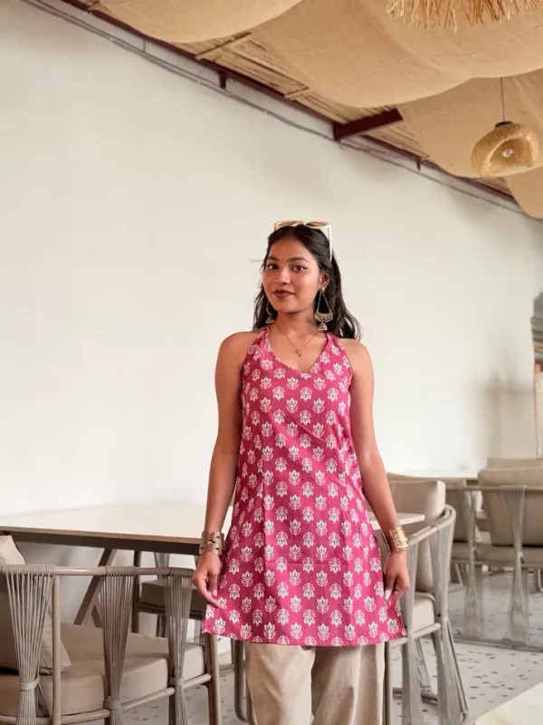 Naira_Pink_Traditional_Buti_Long_Kurti