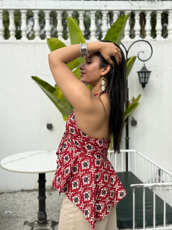 Eiara_Red_Mor_Pankh_Noodle_Strap_Top