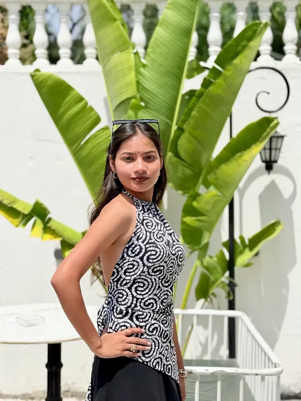 Laila_Black_White_Modern_Print_Asymmetric_Backless_Top