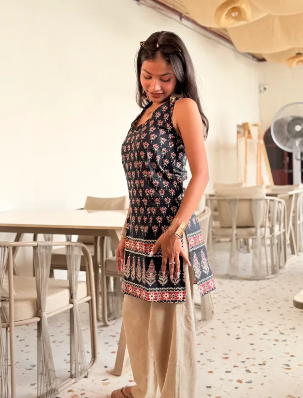 Naira_Black_Traditional_Buti_Long_Kurti