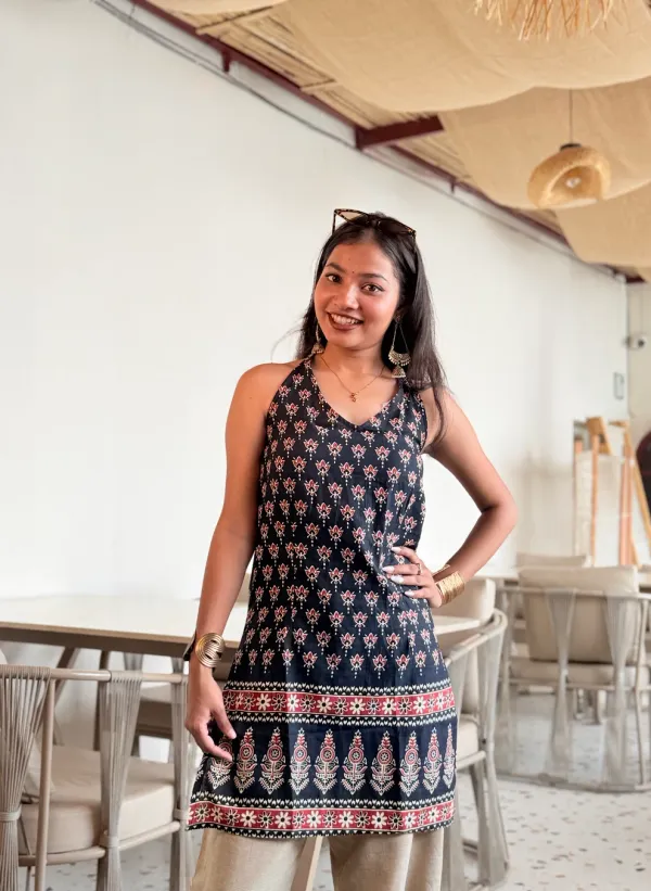 Naira_Black_Traditional_Buti_Long_Kurti