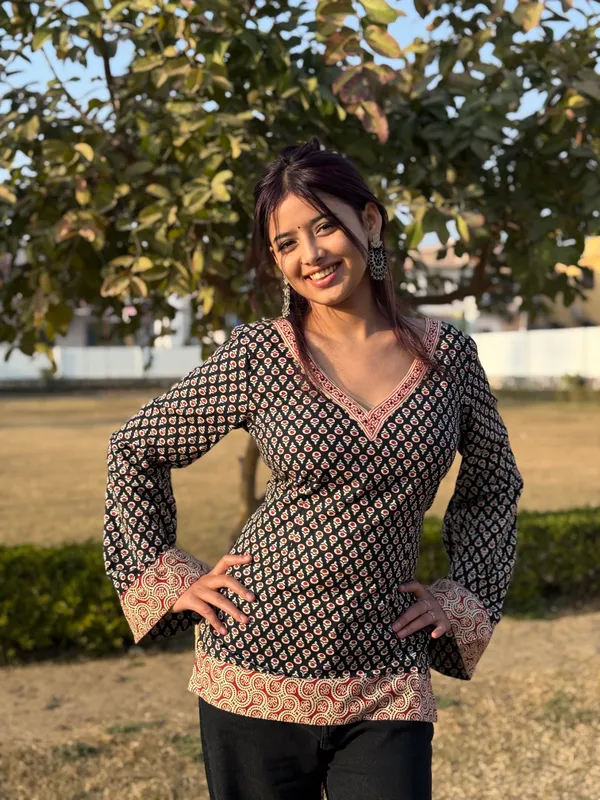 Noor_Black_Buti_Corset_Kurti