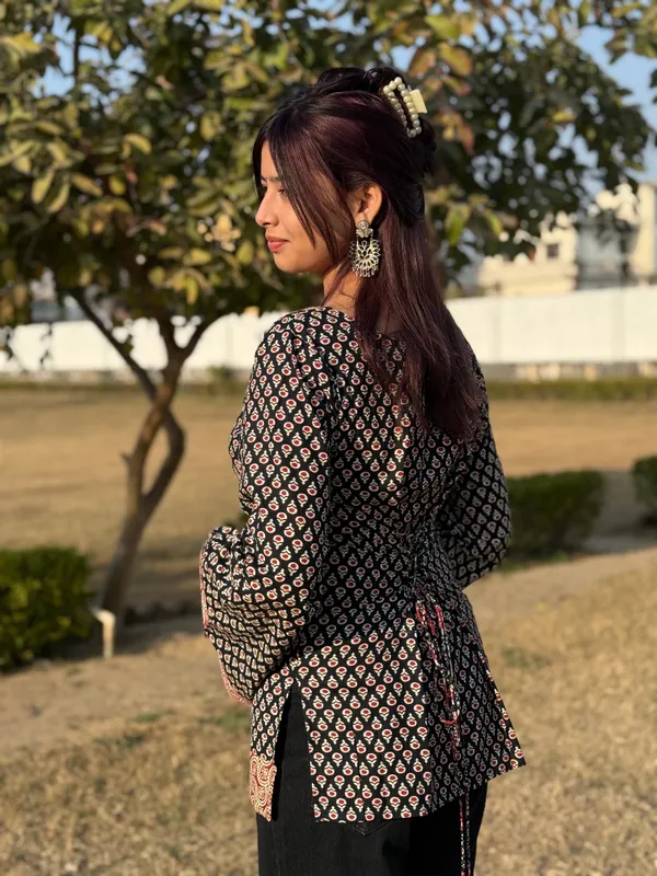 Noor_Black_Buti_Corset_Kurti