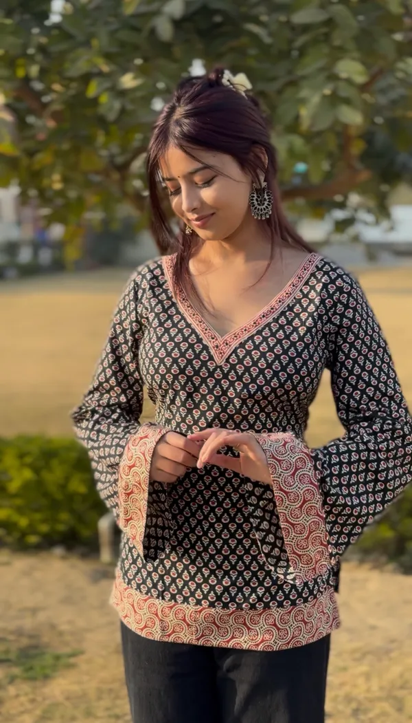Noor_Black_Buti_Corset_Kurti