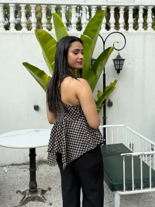 Eiara_Black_Buti_Noodle_Strap_Top