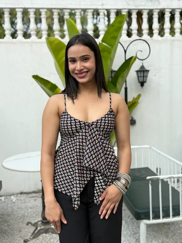 Eiara_Black_Buti_Noodle_Strap_Top