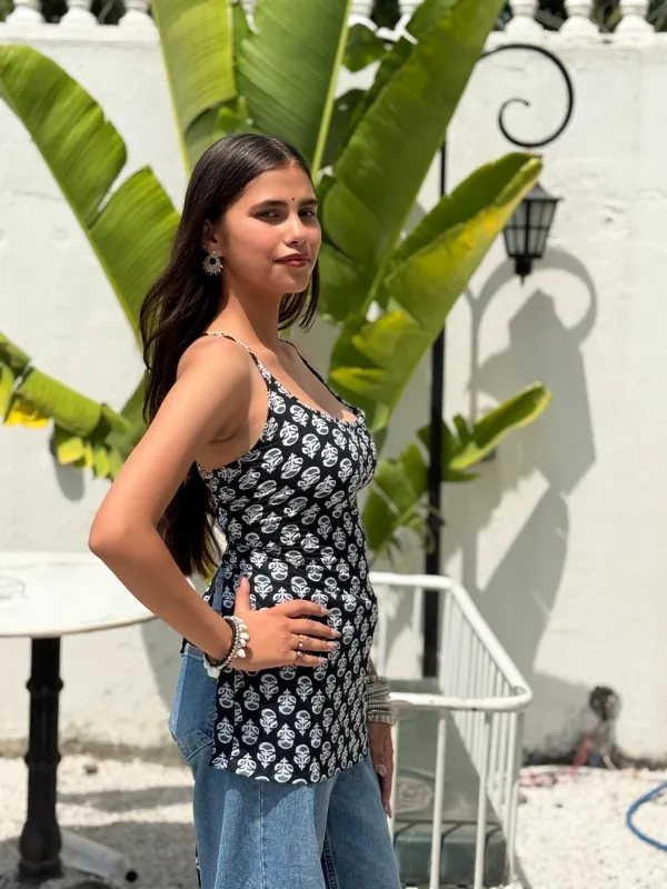 Ruhi_Black_Buti_Strappy_Backless_Short_Kurti