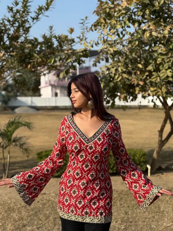 Noor_Red_Mor_Pankh_Corset_Kurti