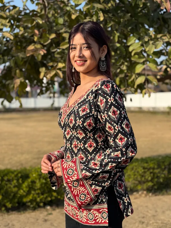 Noor_Black_Mor_Pankh_Corset_Kurti
