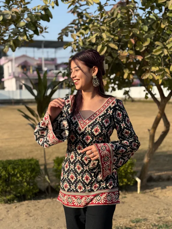Noor_Black_Mor_Pankh_Corset_Kurti