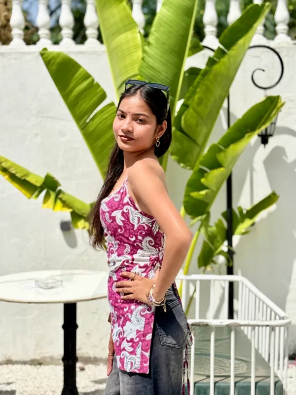 Ruhi_Rani_Pink_Abstract_Print_Strappy_Backless_Short_Kurti