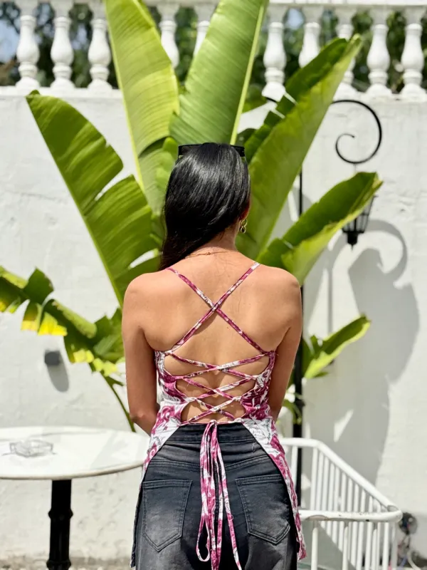 Ruhi_Rani_Pink_Abstract_Print_Strappy_Backless_Short_Kurti