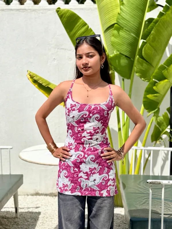 Ruhi_Rani_Pink_Abstract_Print_Strappy_Backless_Short_Kurti