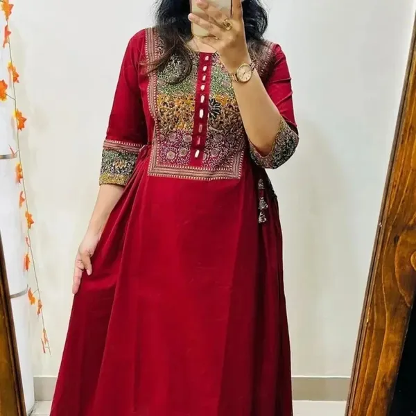 Women's_Deep_Red_Embroidered_Flared_Anarkali_Kurta