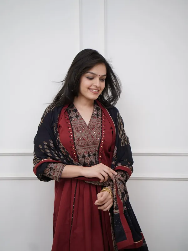 Women_Maroon_Ethnic_Printed_Anarkali_Kurta_Set_with_Printed_Dupatta