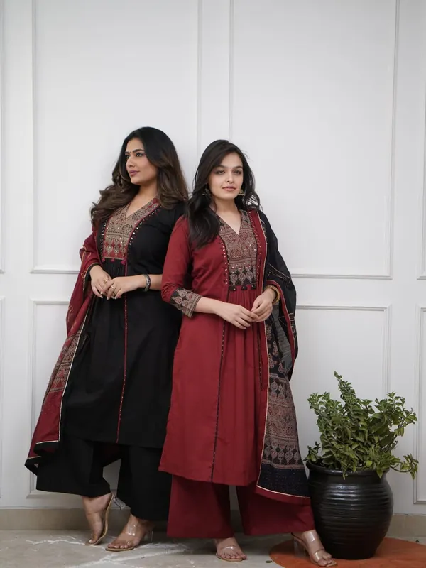 Women_Maroon_Ethnic_Printed_Anarkali_Kurta_Set_with_Printed_Dupatta