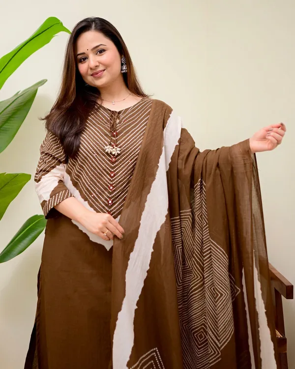 Women's_Dark_Brown_Printed_Kurta_with_Wide-Leg_Pants_And_Dupatta_Set_3-Piece_Ethnic_Suit