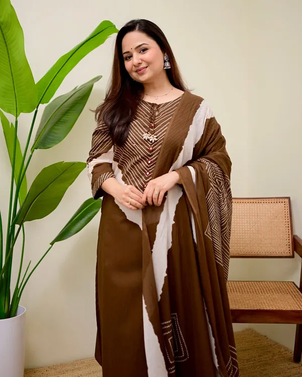 Women's_Dark_Brown_Printed_Kurta_with_Wide-Leg_Pants_And_Dupatta_Set_3-Piece_Ethnic_Suit