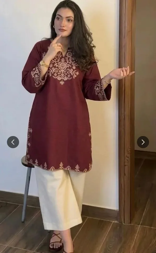 Women's_Maroon_Embroidered_Short_Kurta_with_Off-White_Pants_Set