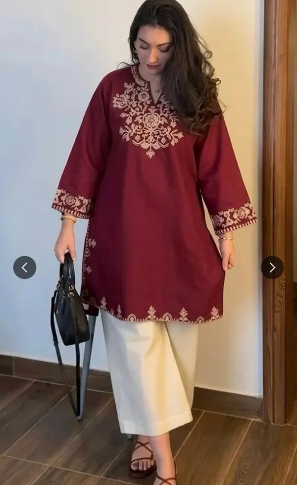 Women's_Maroon_Embroidered_Short_Kurta_with_Off-White_Pants_Set