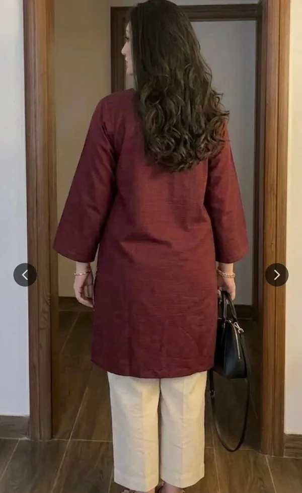 Women's_Maroon_Embroidered_Short_Kurta_with_Off-White_Pants_Set