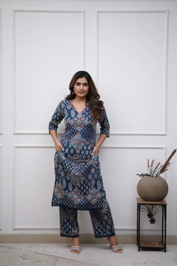 Women's_Navy_Blue_Mandala_Printed_Kurta_with_Pants_And_Dupatta_Set_3-Piece_Ethnic_Suit
