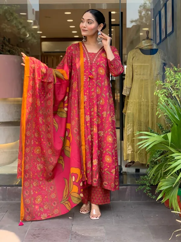 Women's_Pink_Floral_Printed_Kurta_with_Pants_And_Dupatta_Set_3-Piece_Ethnic_Suit