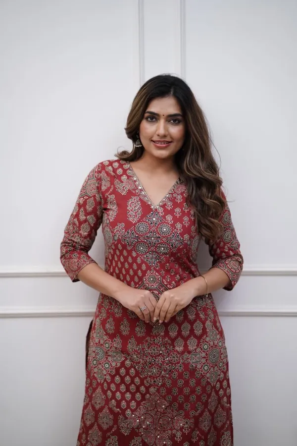 Women's_Rust_Red_Printed_Kurta_with_Pants_And_Dupatta_Set_3-Piece_Ethnic_Suit