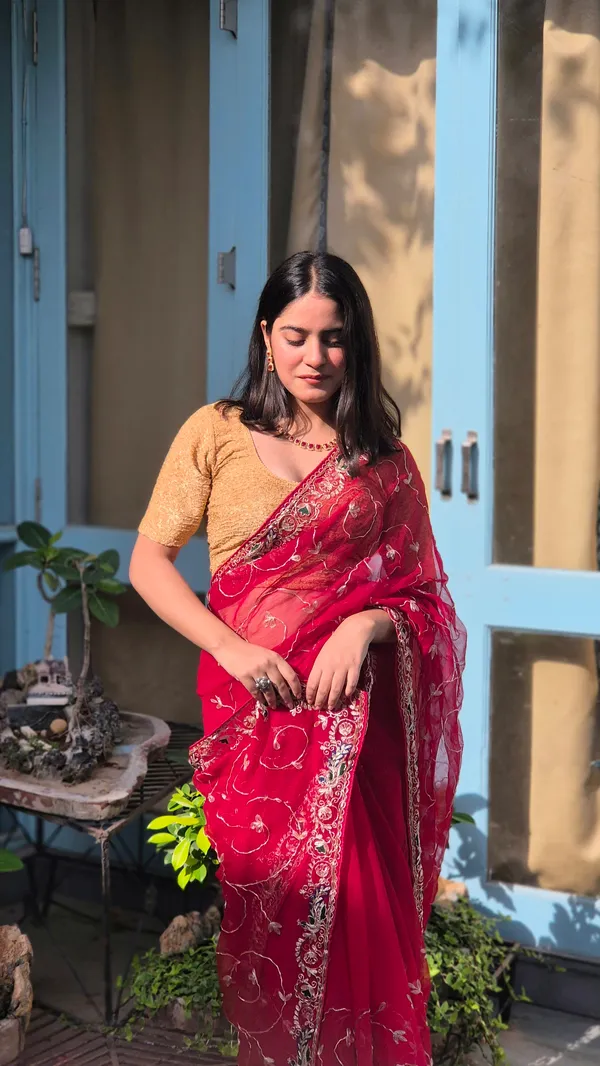 Red_Chiffon_Peacock_Embroidered_Floral_Saree_For_Women