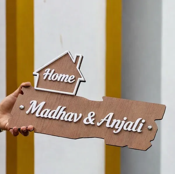 Wooden_Personalized_Family_Nameplate