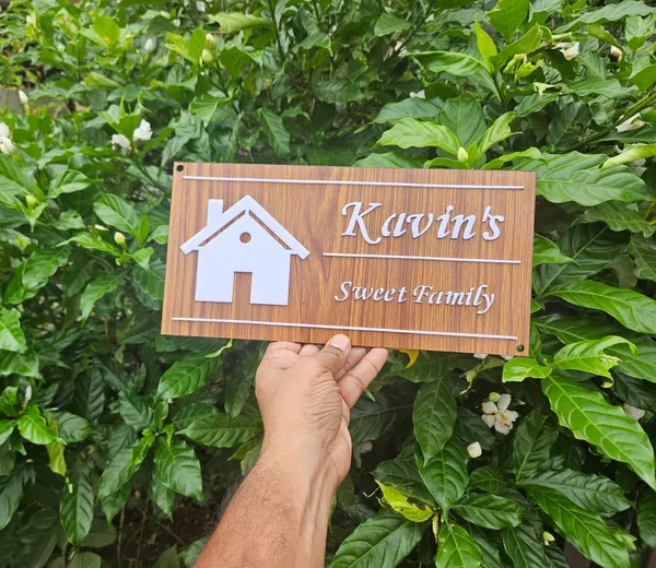 Wood_Finish_Family_Name_Plate