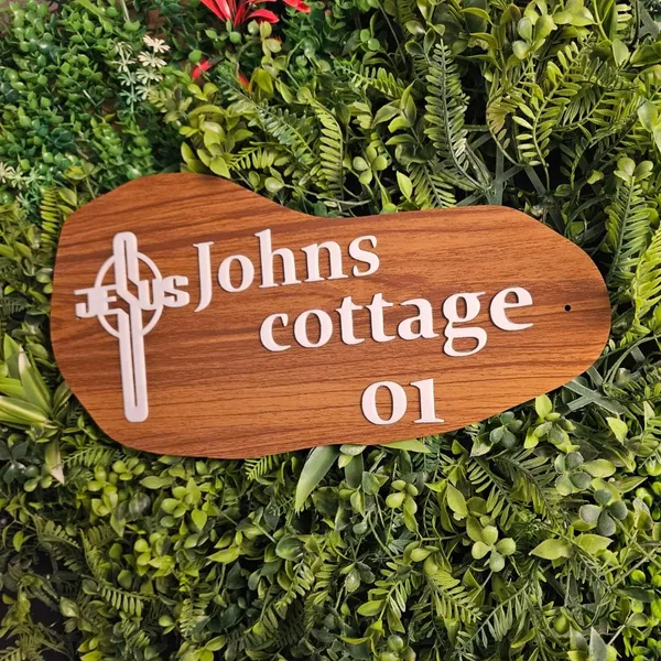 Wood_Finish_Cottage_Style_Name_Plate