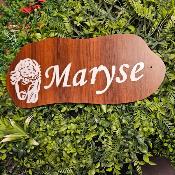 Wooden_Script_Name_Wall_Plaque