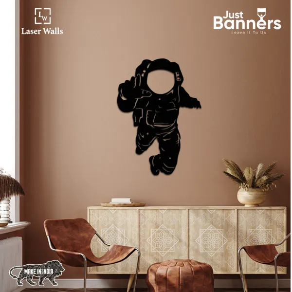 Astronaut_From_Laserwall_Spaceman_Metal_Wall_Decor_Bedroom_Wall_Decor_Metal_Astronaut_Wall_Art_Metal_Wall_Hanging_Decorative_Kids_Decor
