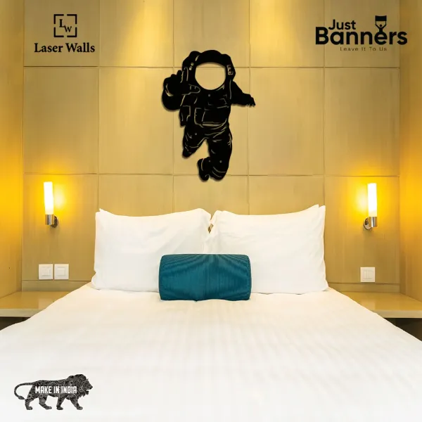 Astronaut_From_Laserwall_Spaceman_Metal_Wall_Decor_Bedroom_Wall_Decor_Metal_Astronaut_Wall_Art_Metal_Wall_Hanging_Decorative_Kids_Decor